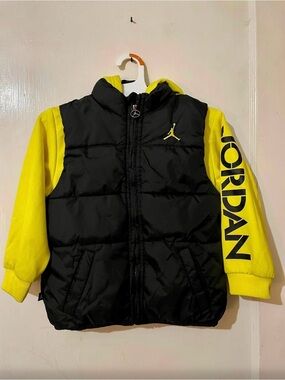 Jordan Kids Black & Yellow Hooded Puffer Jacket Size 6